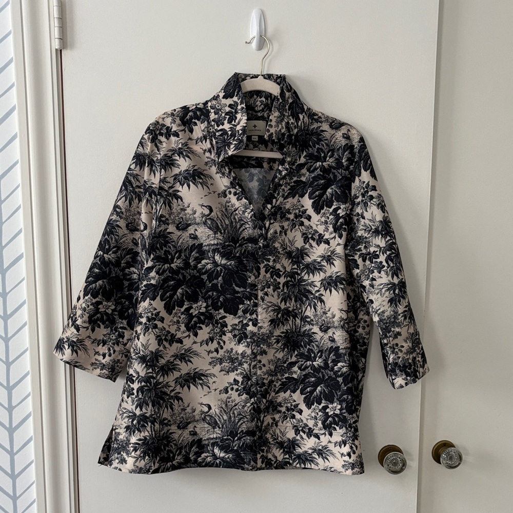 Tuckernuck Black and Cream Tropical Print Blouse